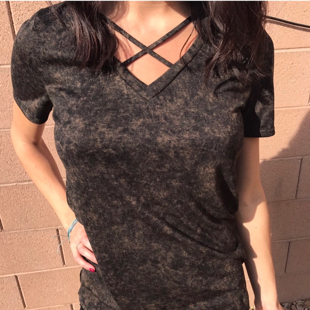 Distressed top brand new